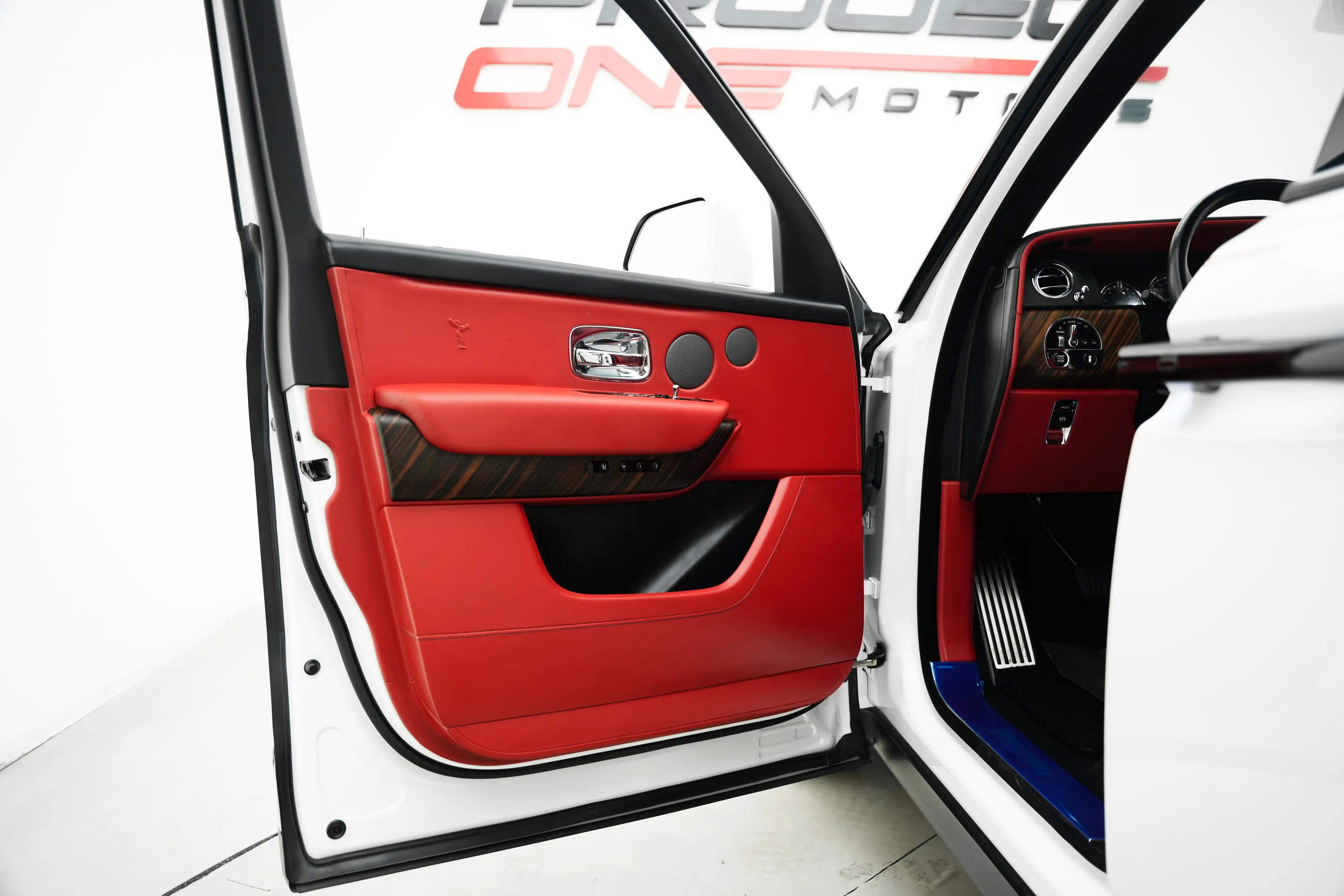 2021 Rolls-Royce Cullinan interior