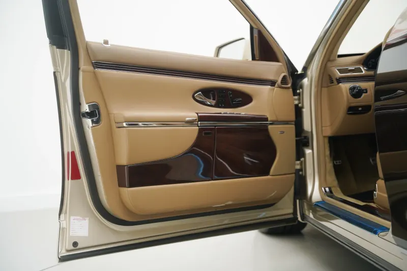 2010 Maybach 57S interior