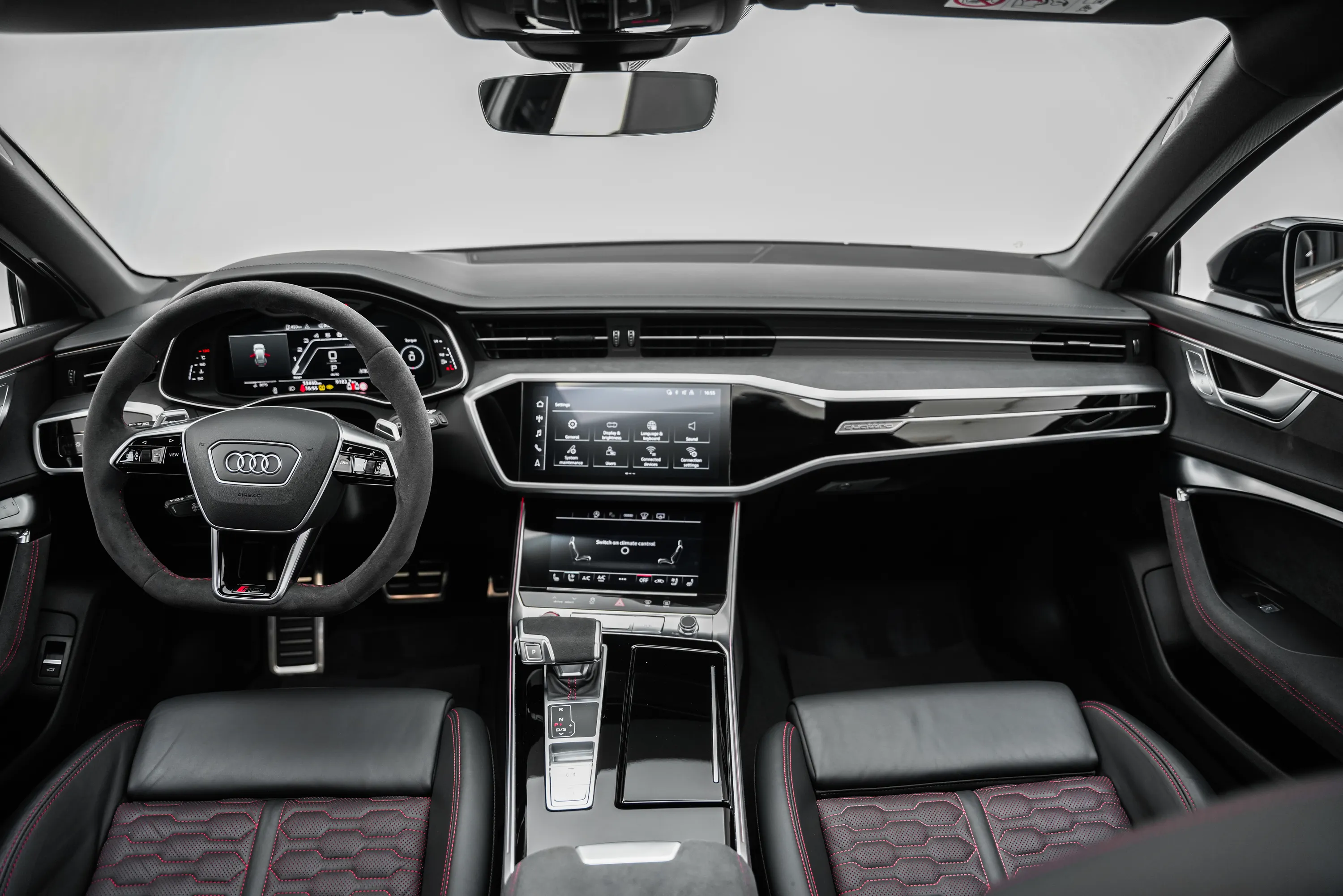 2024 Audi RS6 TFSI quattro interior