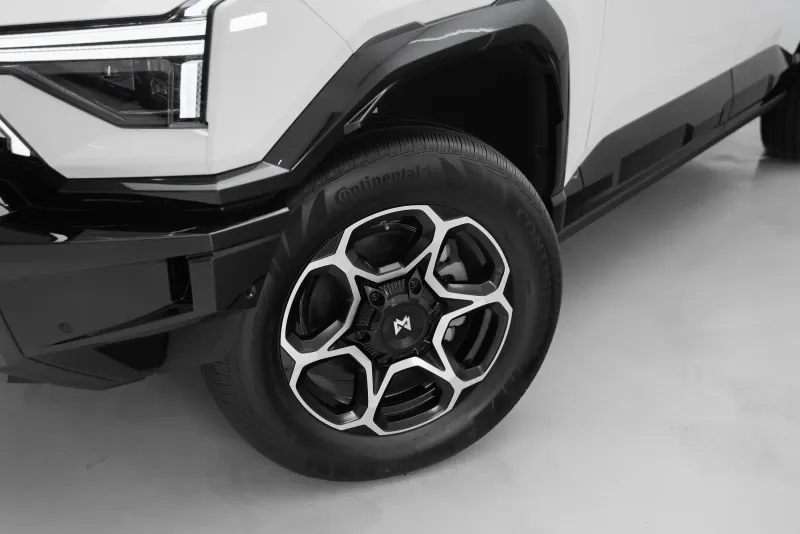 2025 DongFeng M-Hero M817 EREV ADS interior